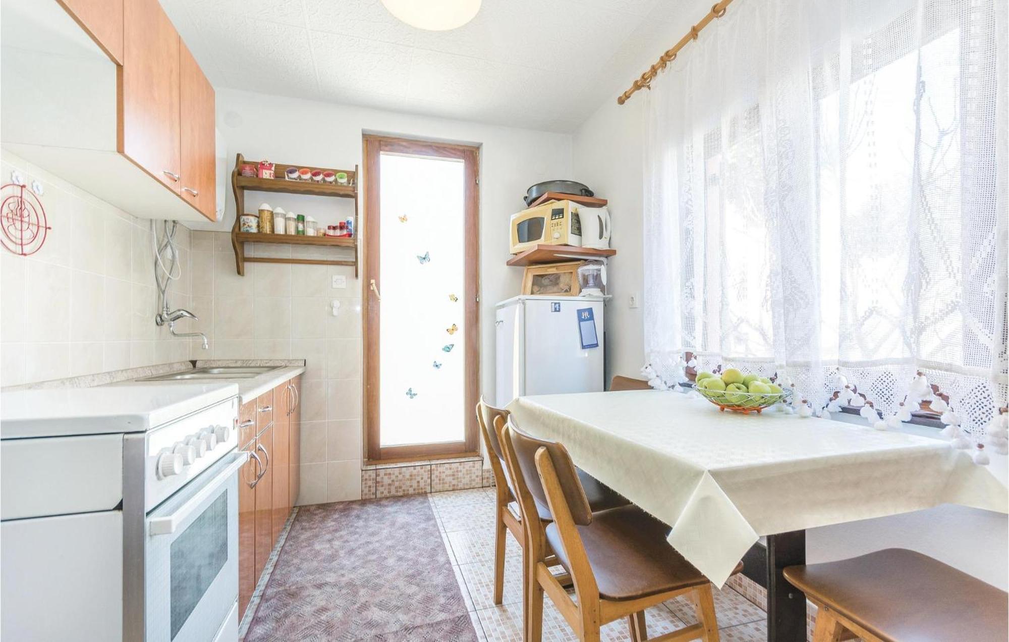 Amazing Apartment In Pavicini With Kitchen Экстерьер фото